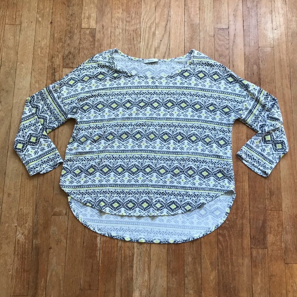 Teenbell Geometric Pattern Tee - Picture 2 of 6